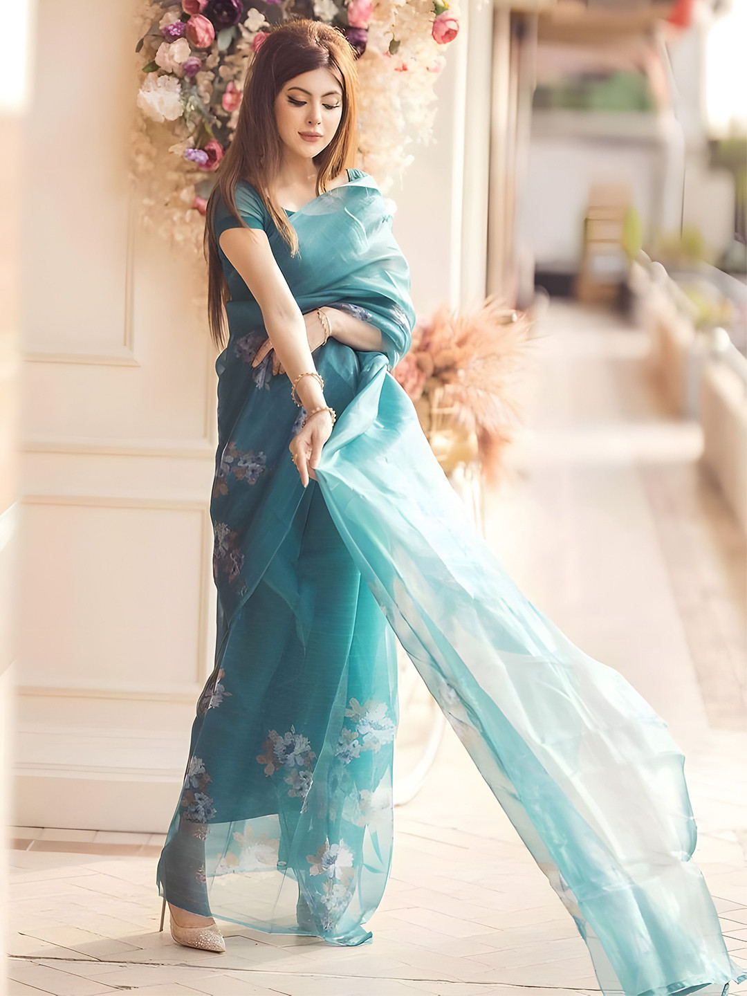 

Anouk Floral Saree with Blouse, Teal