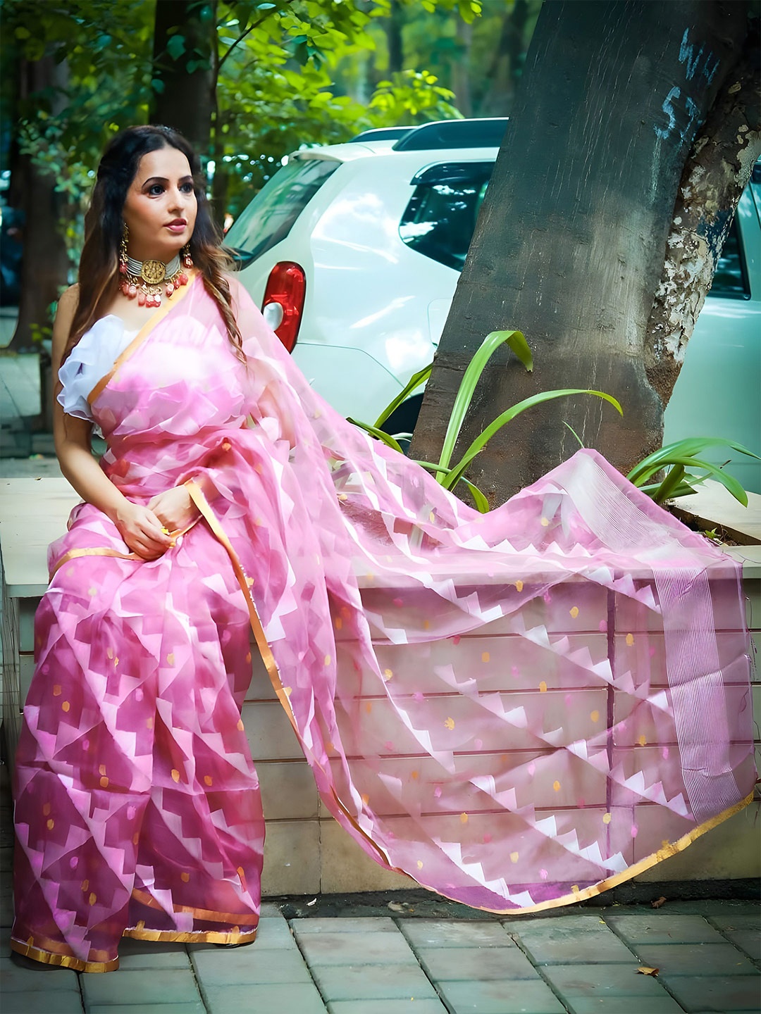 

Anouk Geometric Printed Organza Saree With Blouse Piece, Pink