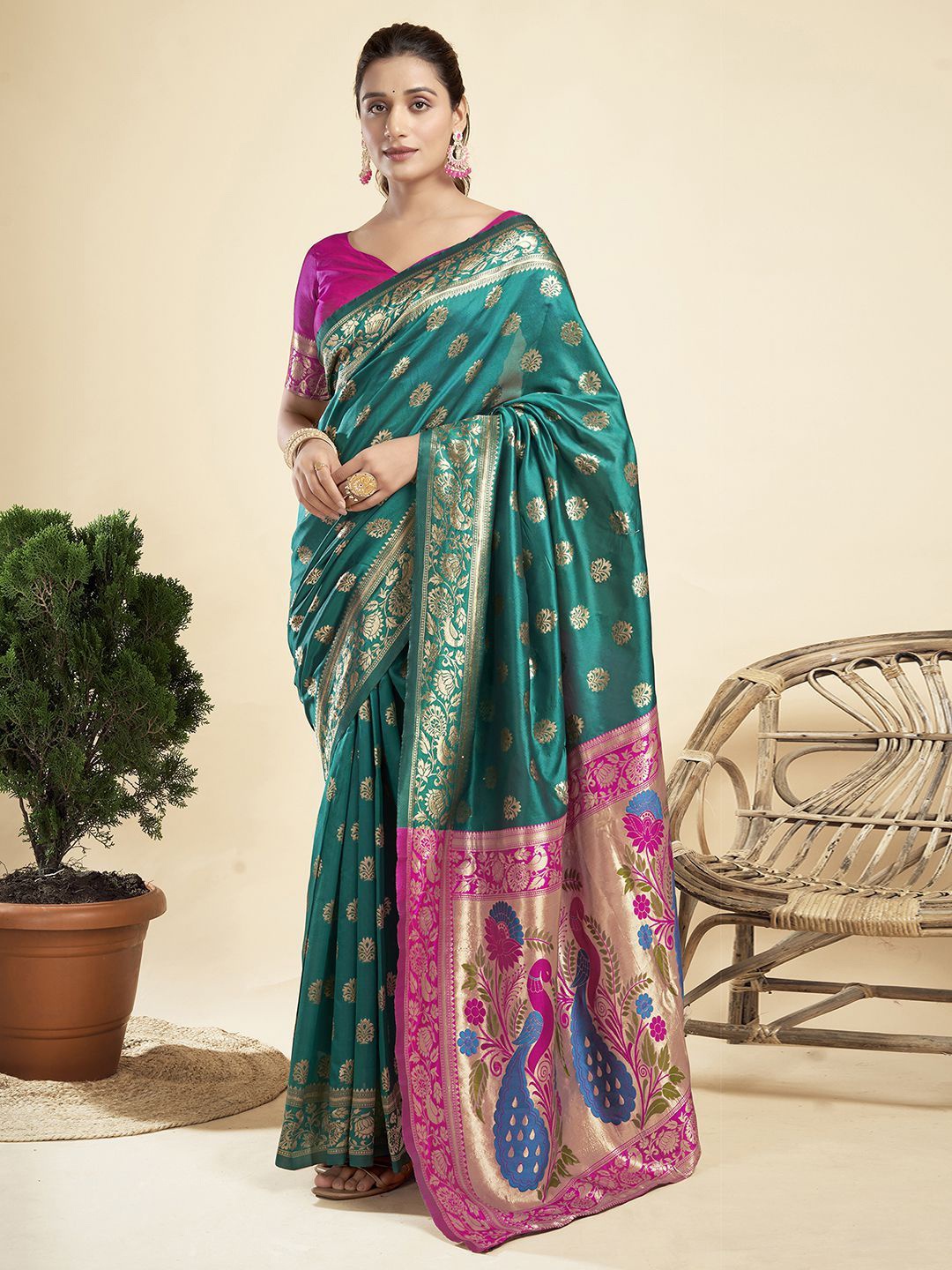 

KALINI Zari Woven Pure Silk Paithani Saree, Green