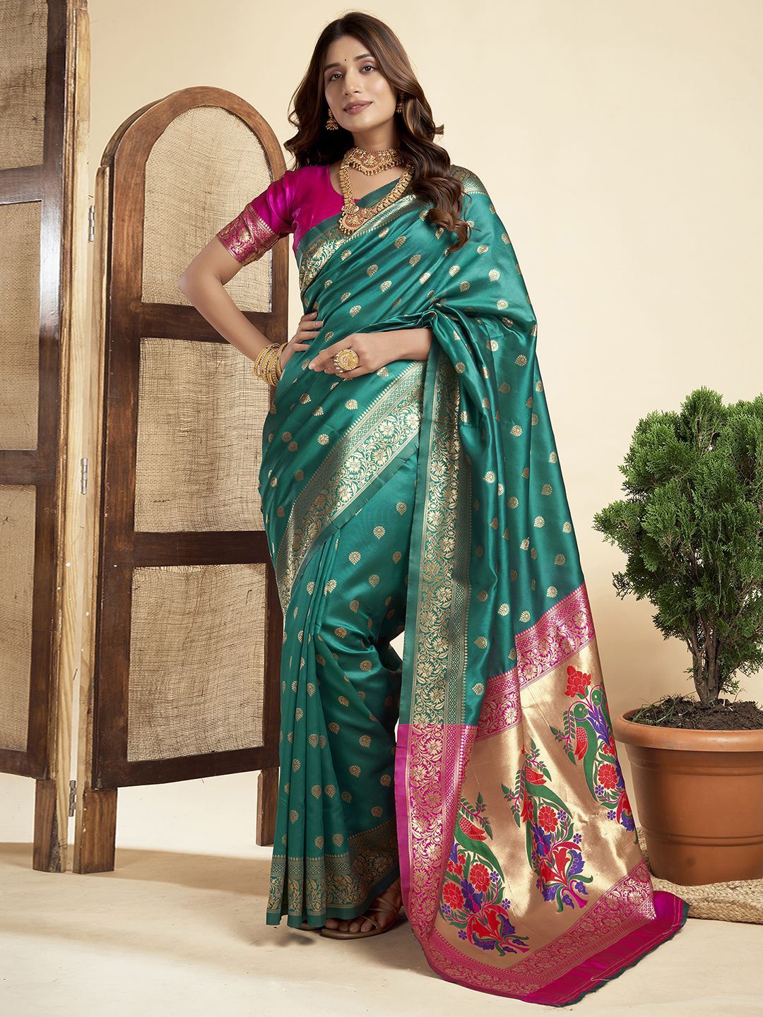 

KALINI Woven Design Zari Pure Silk Paithani Saree, Green