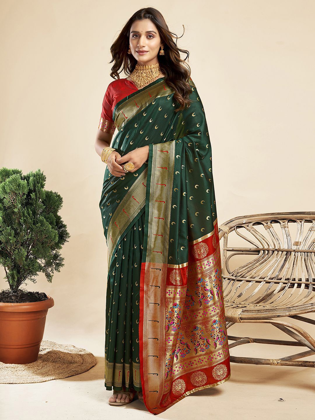 

KALINI Ethnic Motif Zari Woven Pure Silk Paithani Saree, Green