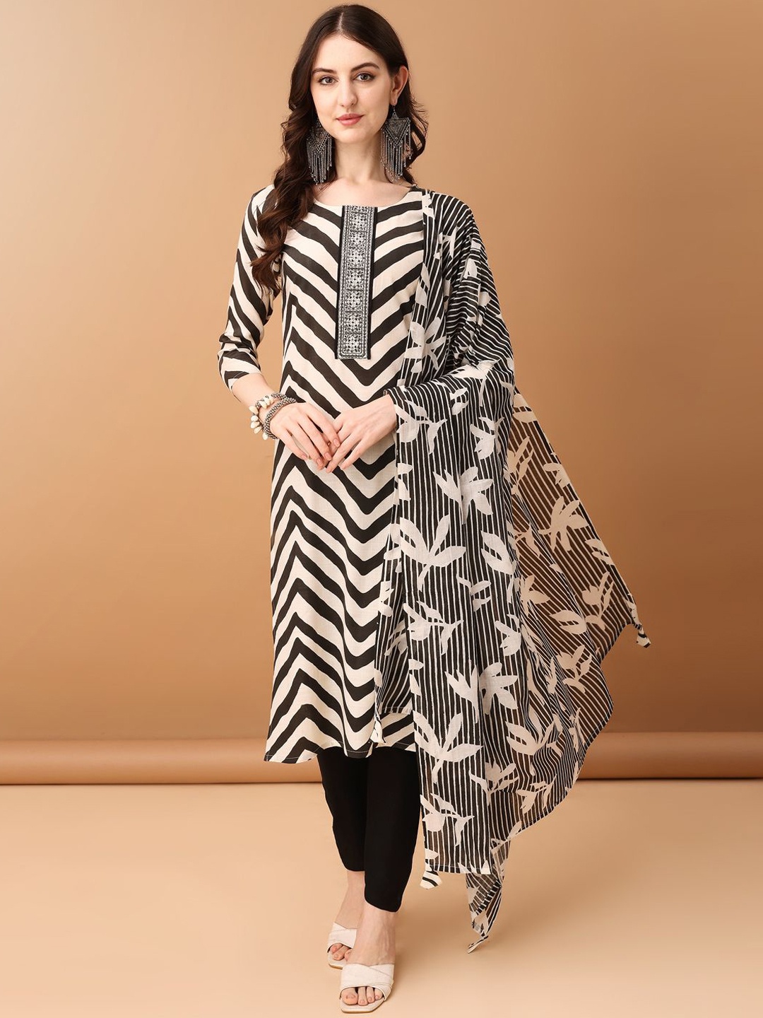 

KALINI Geometric Printed Straight Kurta with Trousers & With Dupatta, Black