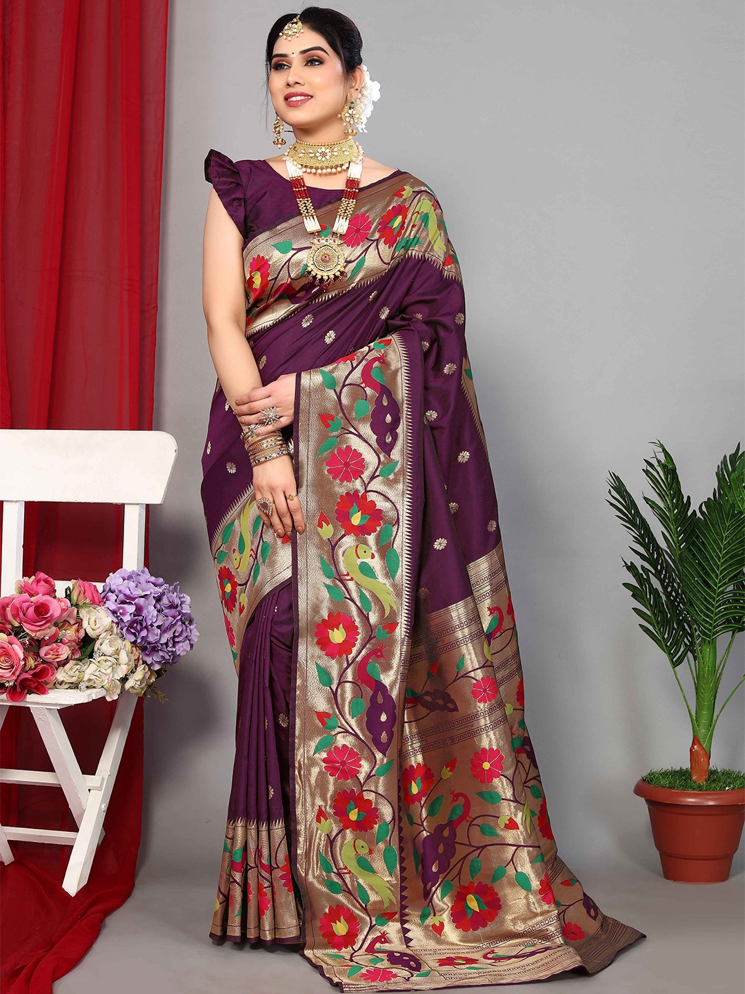 

Aardiva Ethnic Motif Zari Woven Pure Silk Paithani Saree, Magenta