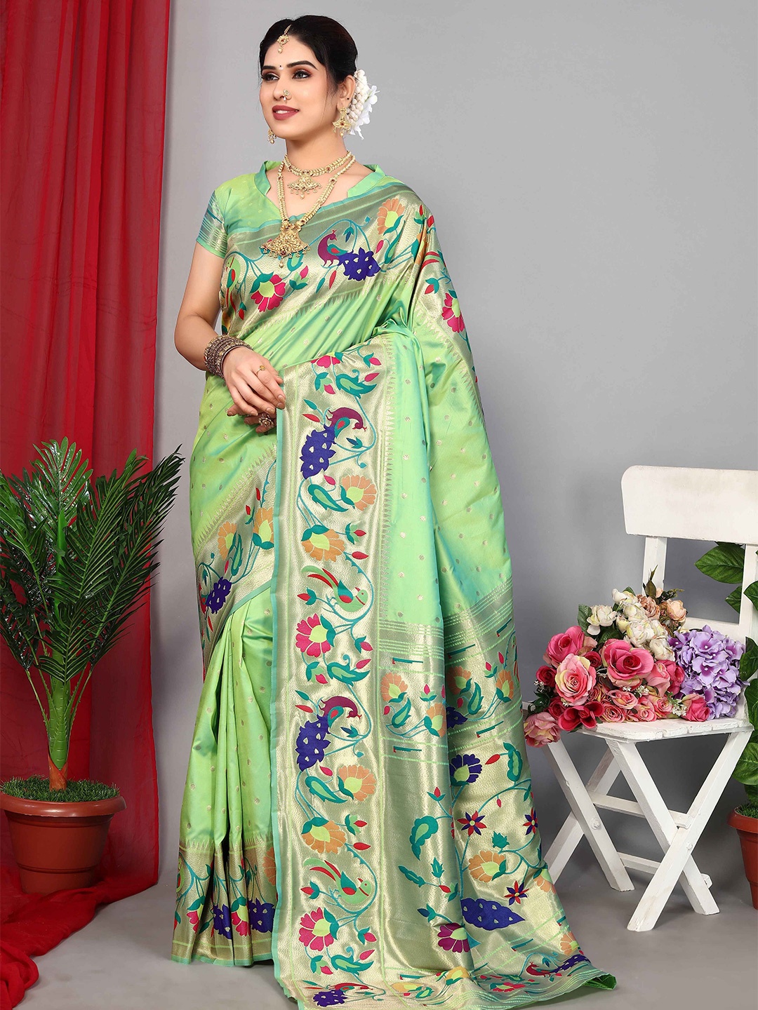 

Aardiva Ethnic Motif Zari Woven Pure Silk Paithani Saree, Lime green