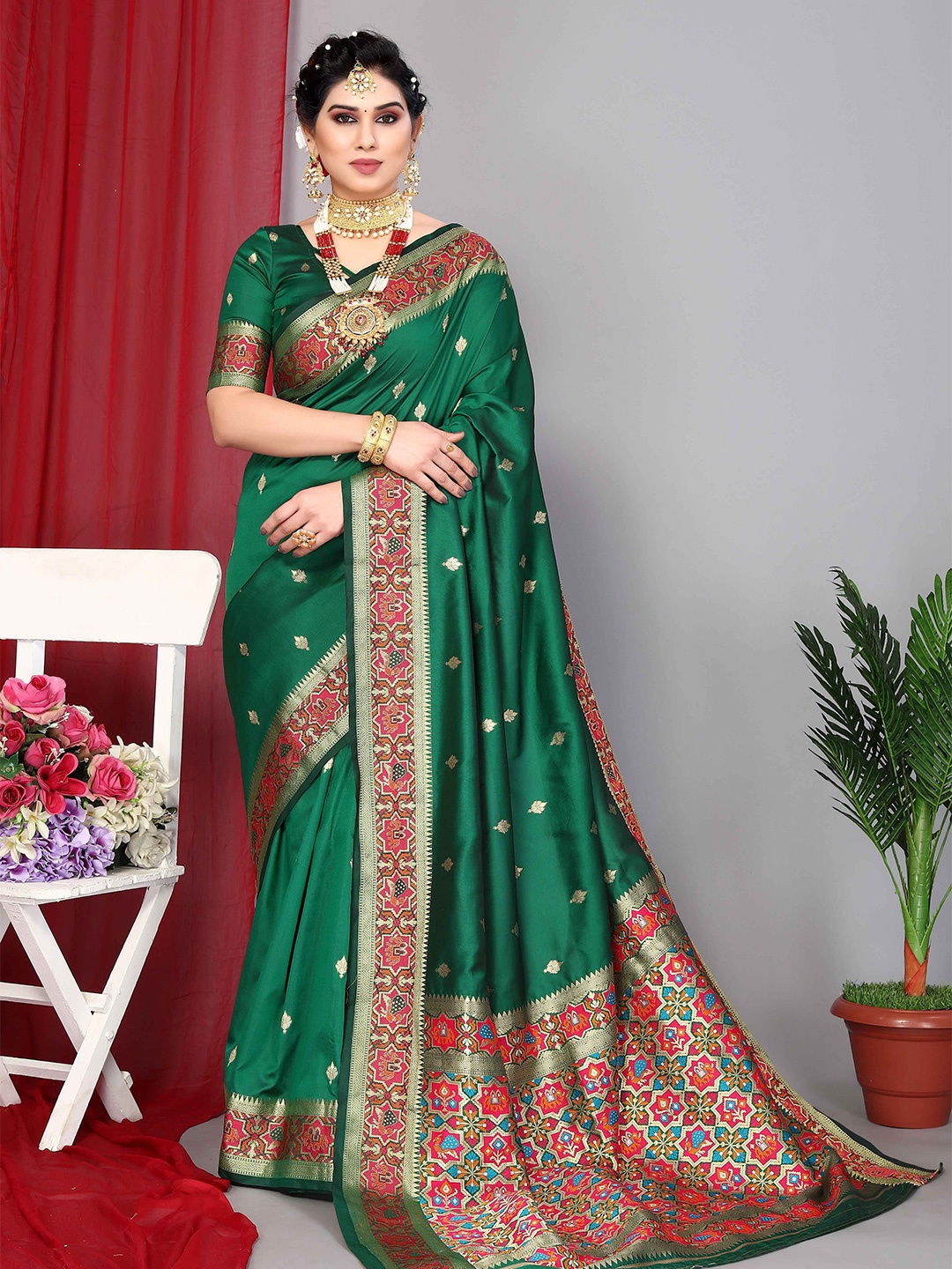 

Aardiva Ethnic Motifs Zari Pure Silk Paithani Saree, Green
