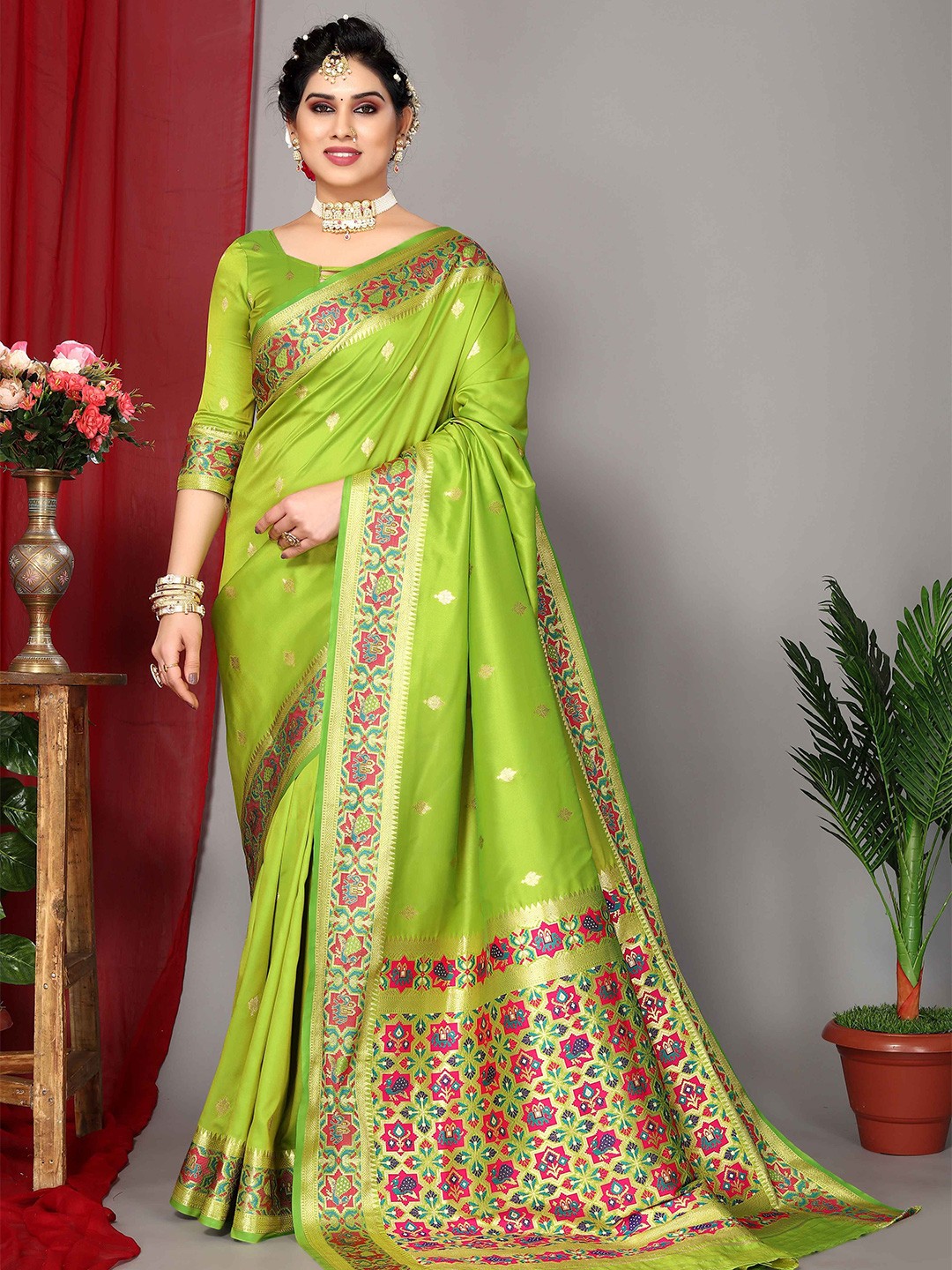 

Aardiva Woven Design Zari Pure Silk Paithani Saree, Green