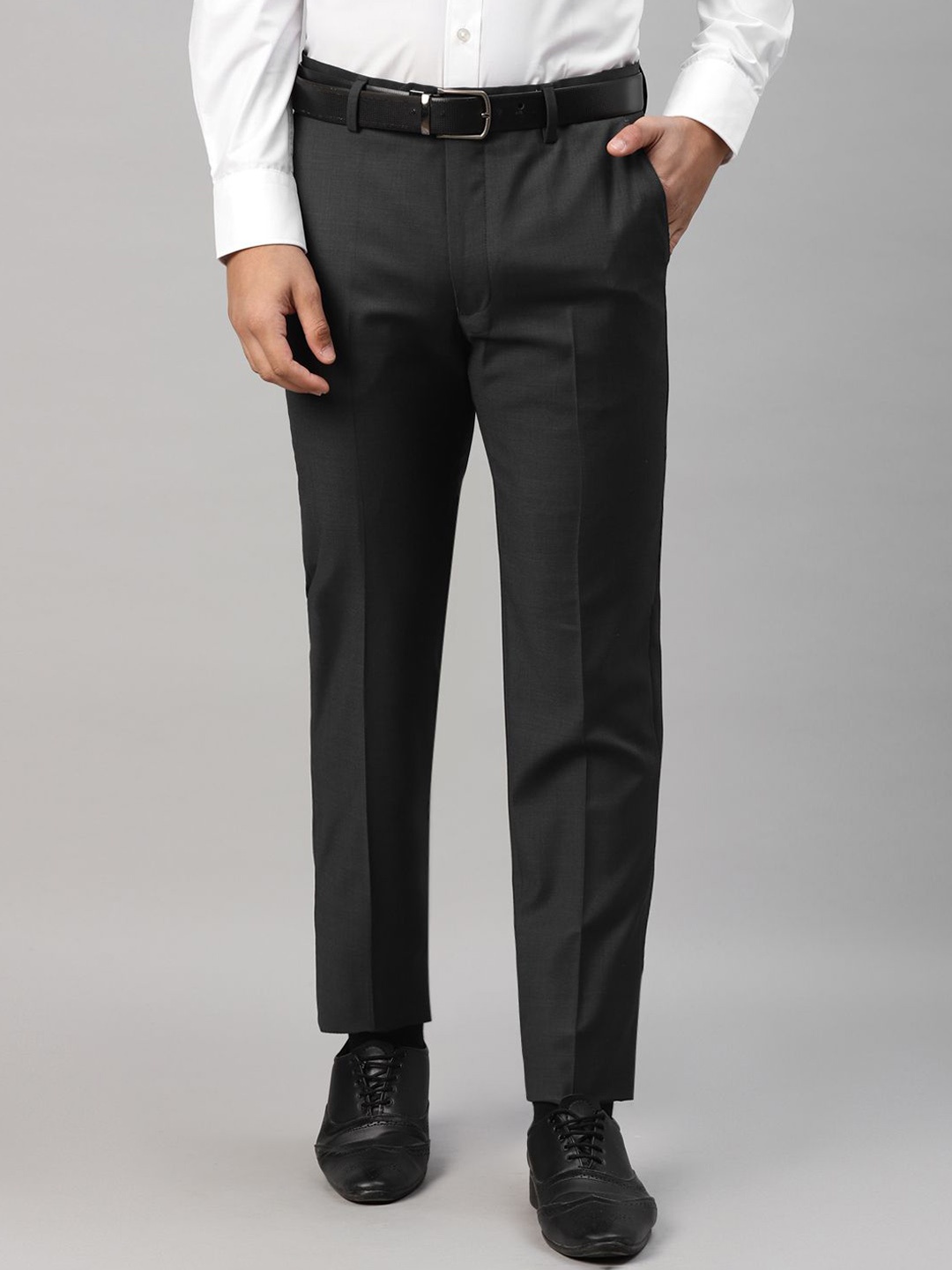 

Givo Men Solid Mid-Rise Regular Fit Formal Trouser, Charcoal
