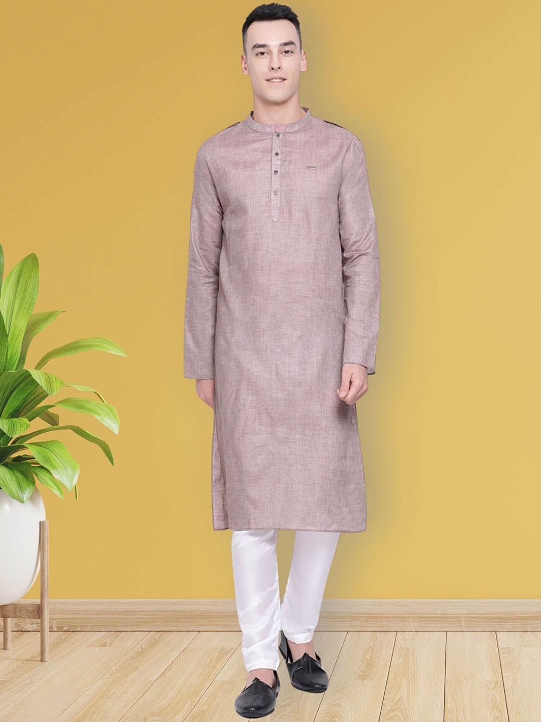

DEVOILER Men Thread Work Kurta, Mauve