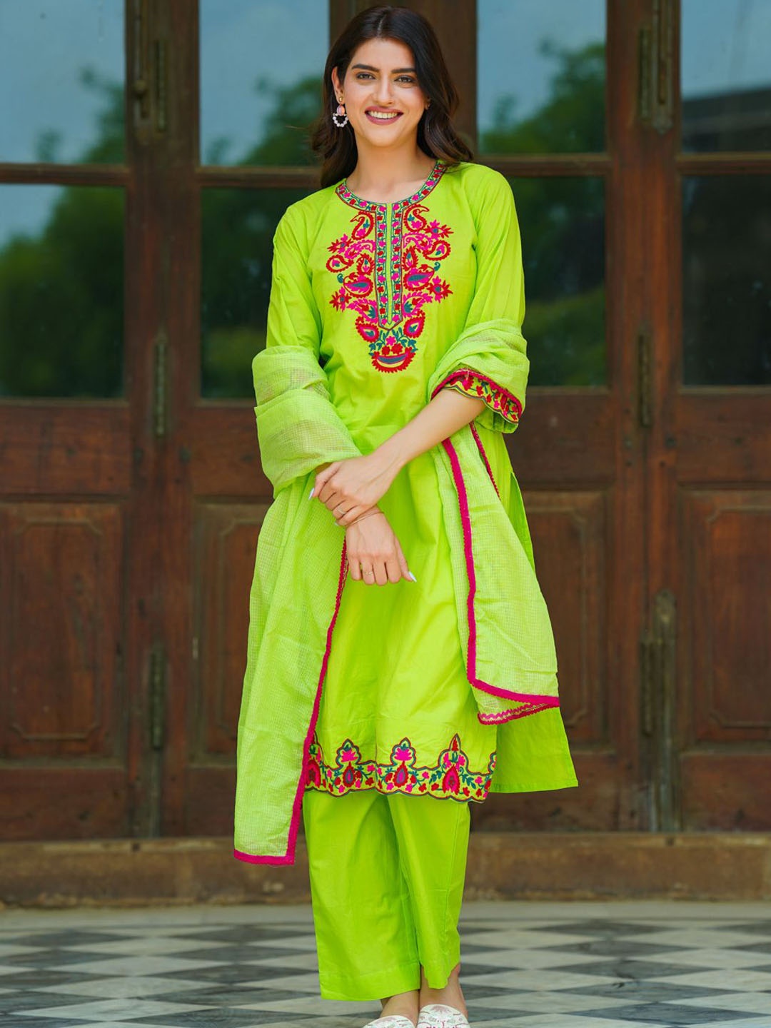 

Ambraee Paisley Embroidered Aari Work Straight Kurta With Trousers & Dupatta, Green