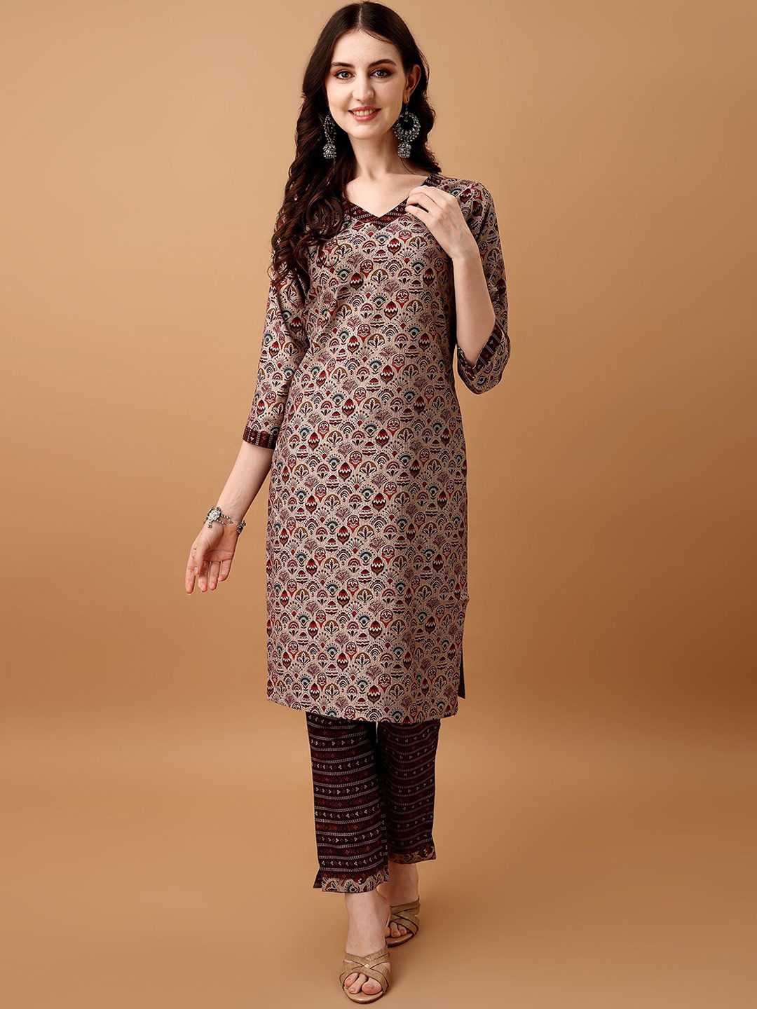 

KALINI Women Floral Printed Regular Kurta with Trousers, Maroon