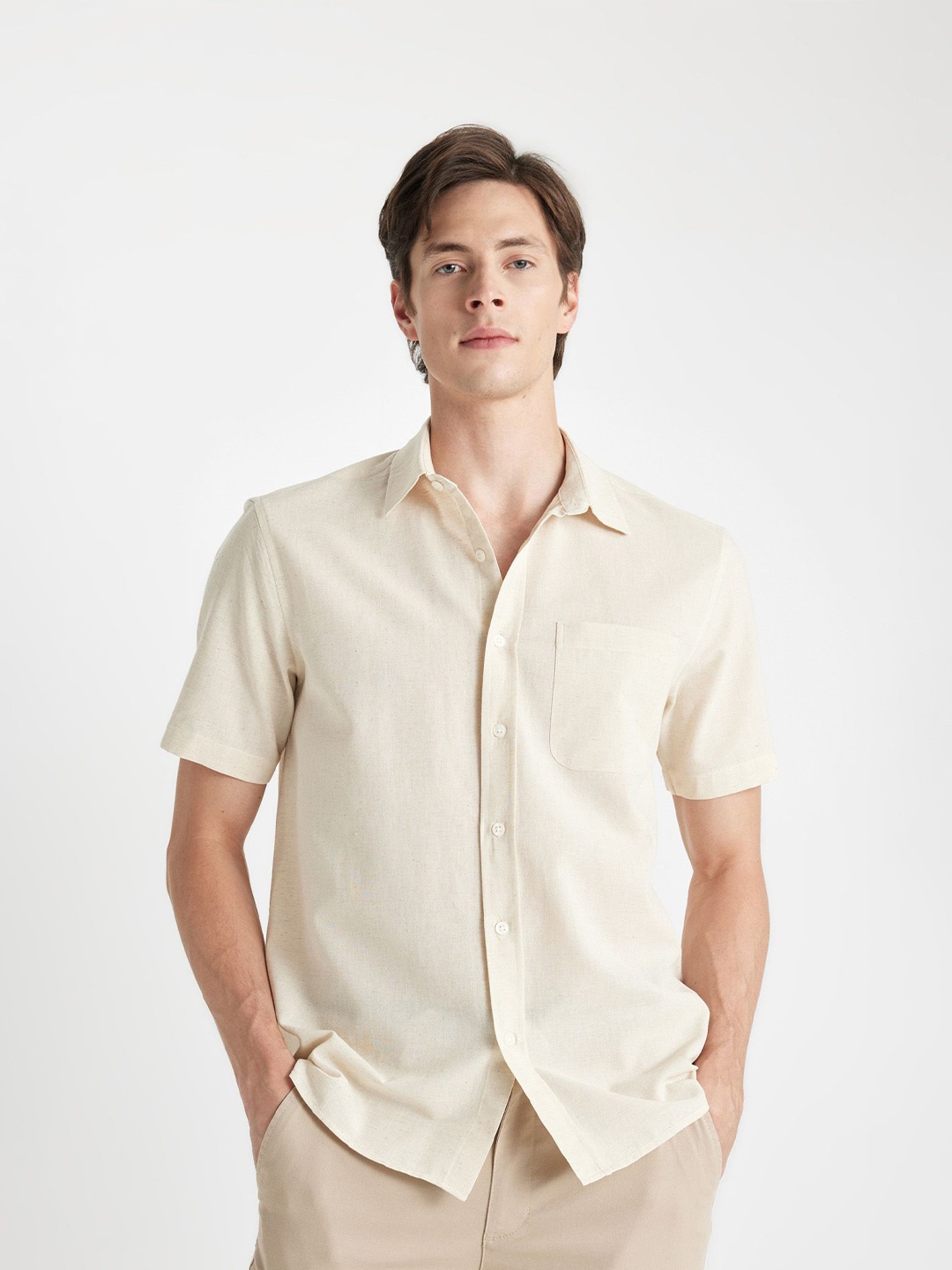 

DeFacto Men Opaque Spread Collar Solid Casual Shirt, Beige