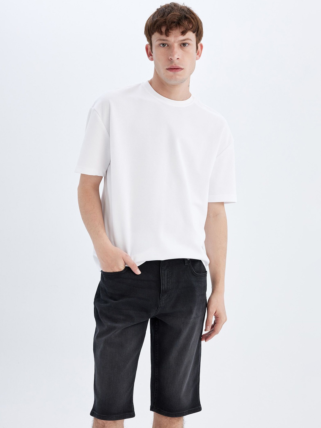 

DeFacto Men Washed Denim Shorts Technology, Black