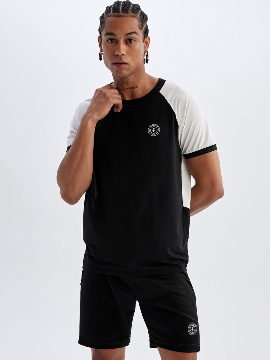 

DeFacto Men Mid Rise Sports Short, Black