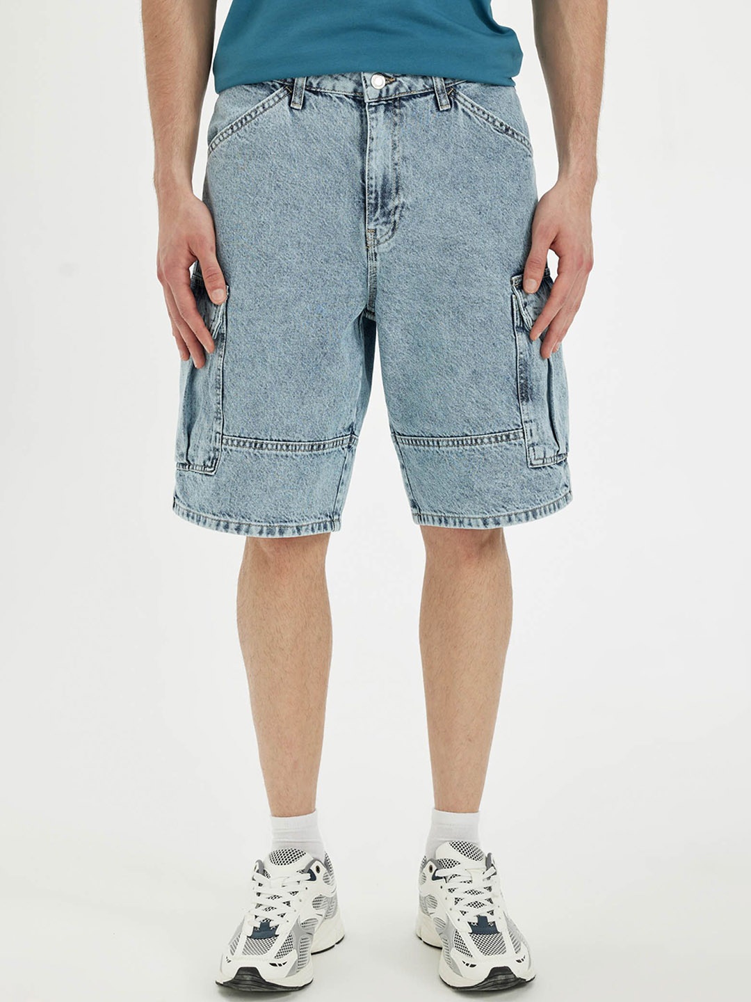 

DeFacto Men Washed Denim Shorts, Blue