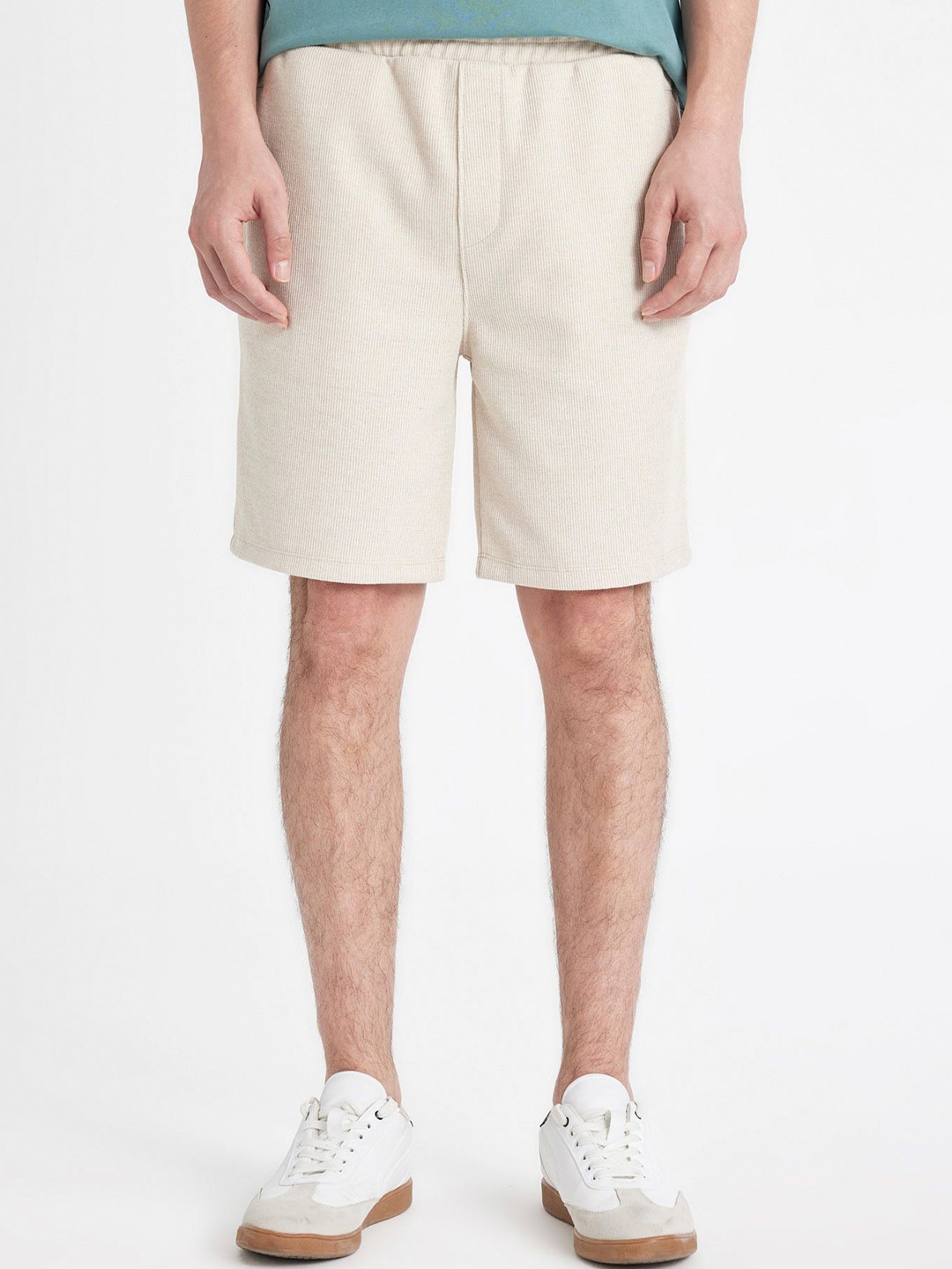 

DeFacto Men Mid-Rise Shorts, Off white