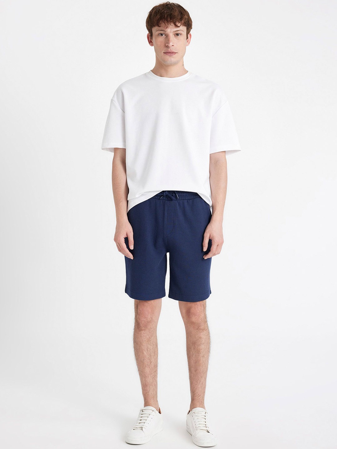 

DeFacto Men Mid-Rise Shorts, Navy blue