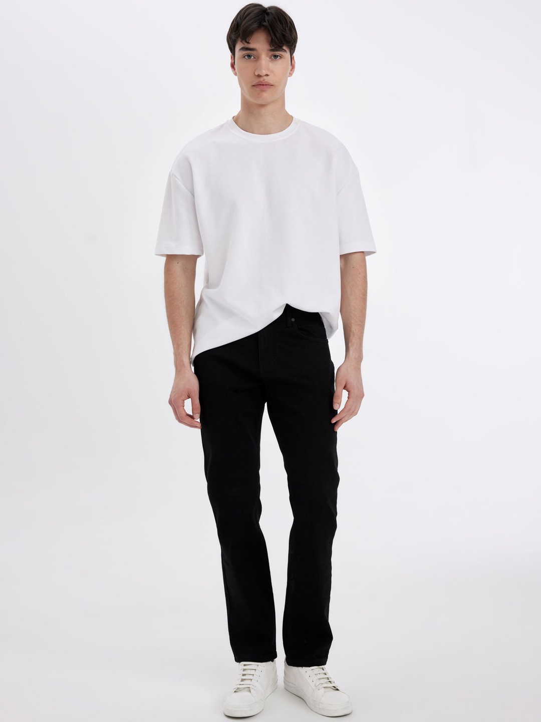 

DeFacto Men Mid-Rise Jeans, Black