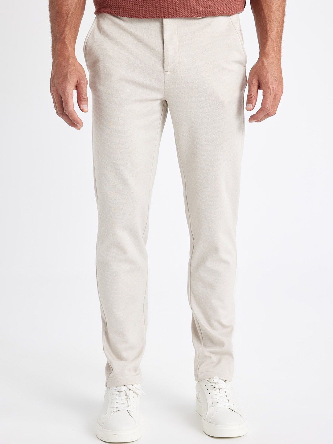 

DeFacto Men Mid-Rise Chinos, Off white