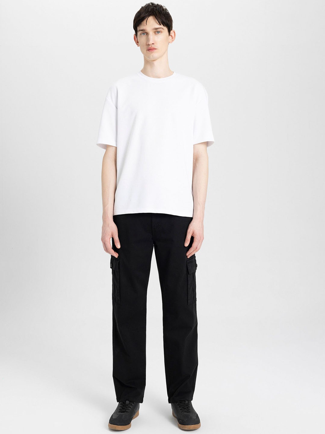 

DeFacto Men Mid Rise Cargo Trouser, Black