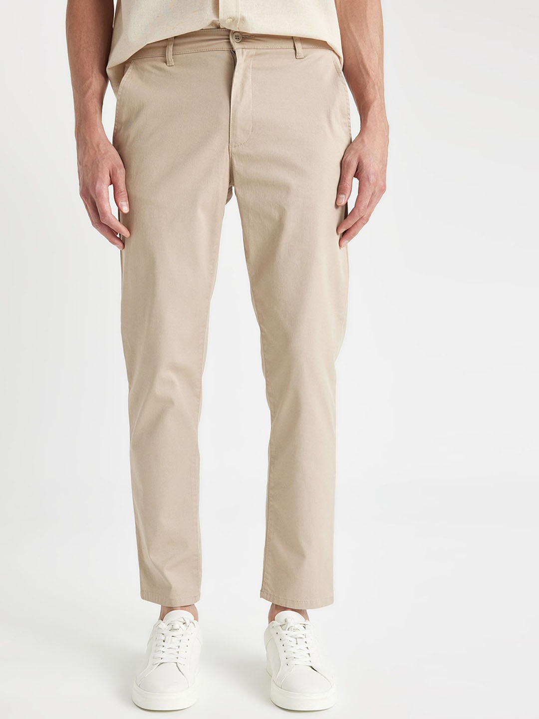 

DeFacto Men Mid-Rise Chinos, Beige