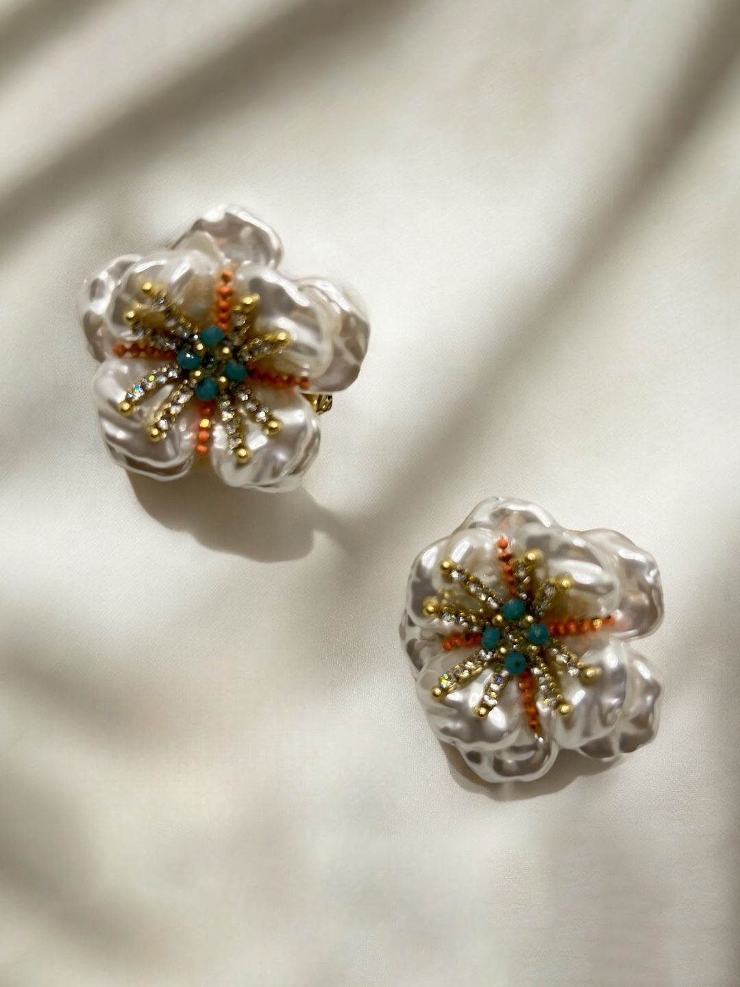 

XAGO Floral Studs Earrings, White