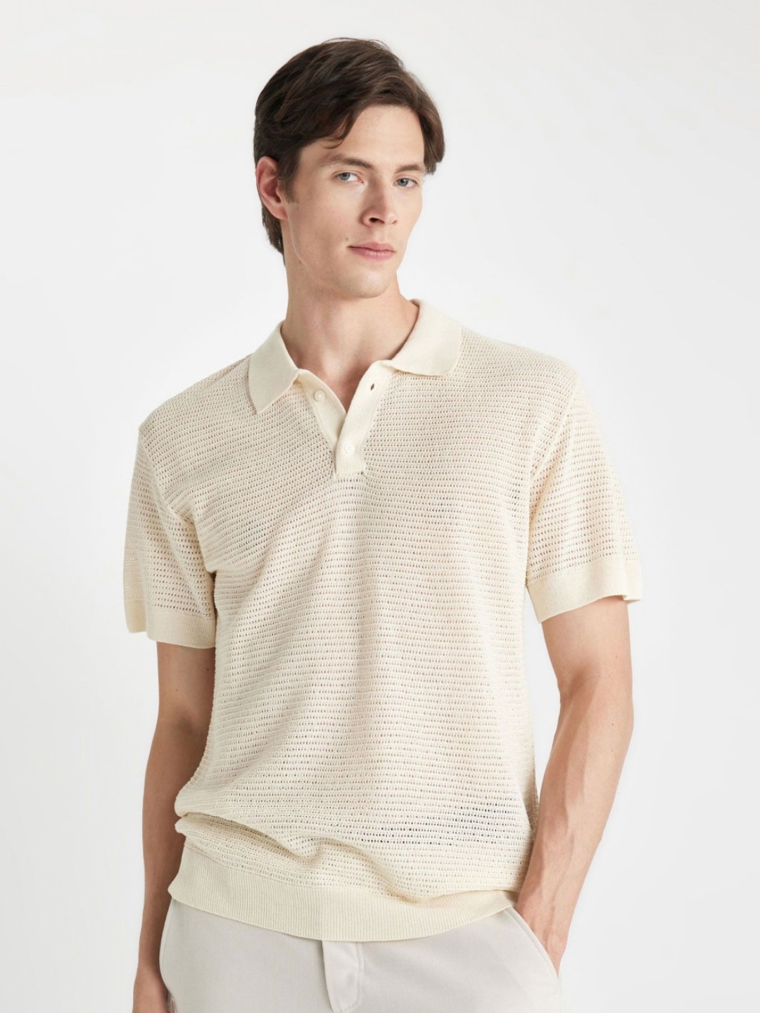 

DeFacto Men Solid Polo Collar Acrylic T-Shirt, Beige