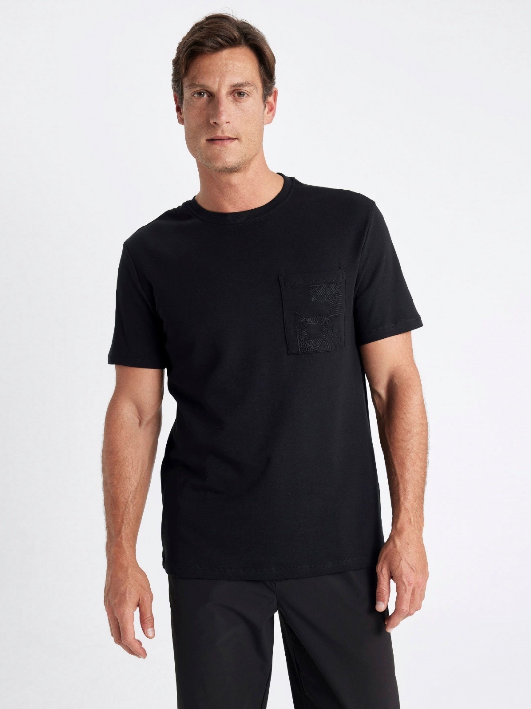 

DeFacto Men Solid Pocket Detailing Round Neck Cotton T-Shirt, Black