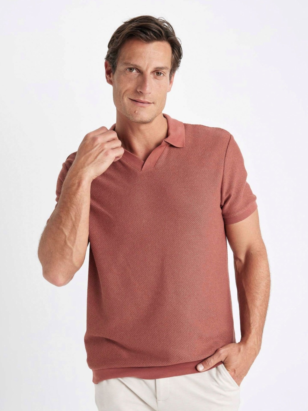 

DeFacto Men Solid Polo Collar Polyester T-Shirt, Peach