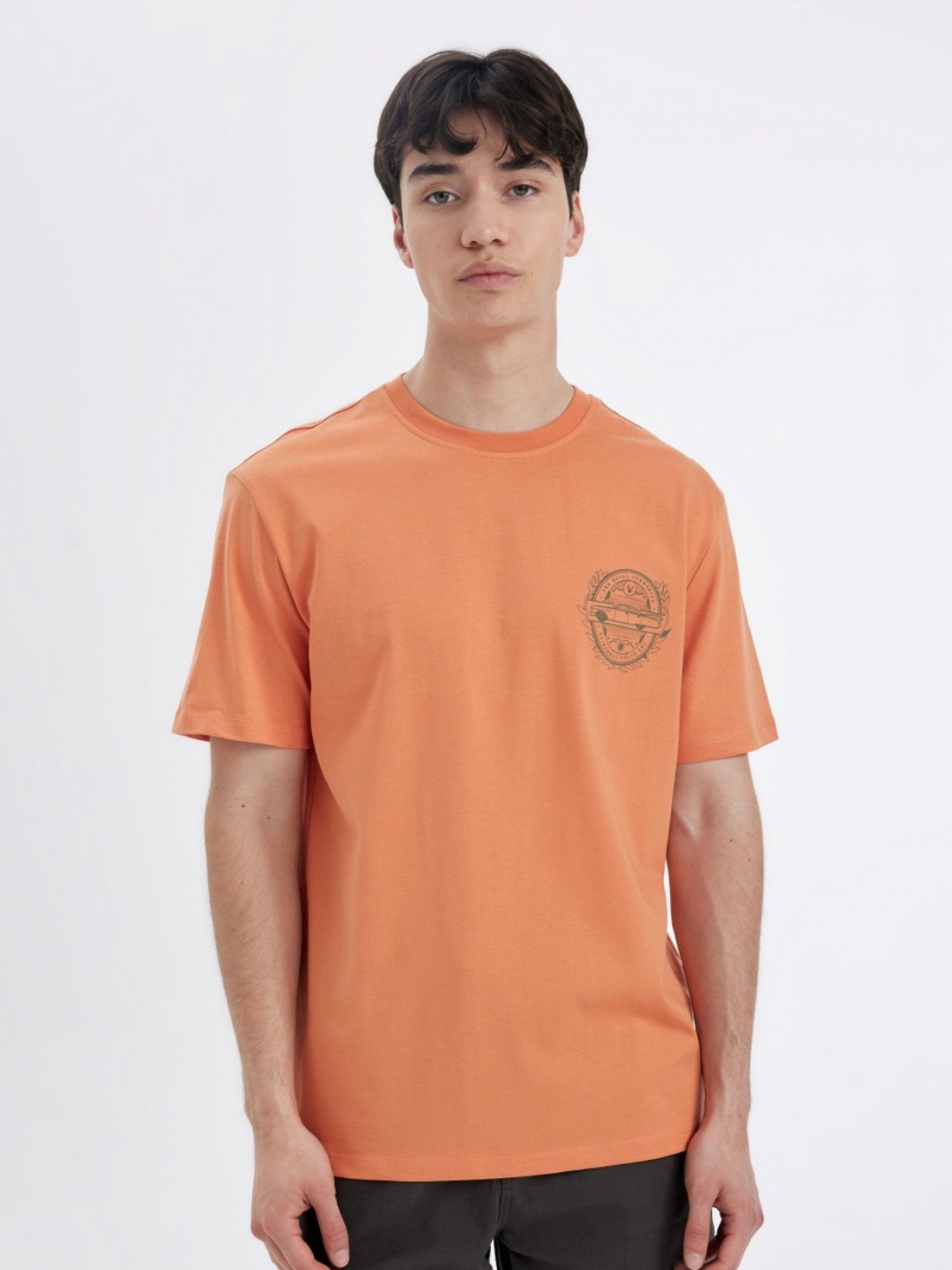 

DeFacto Men Solid Round Neck Cotton T-Shirt, Orange