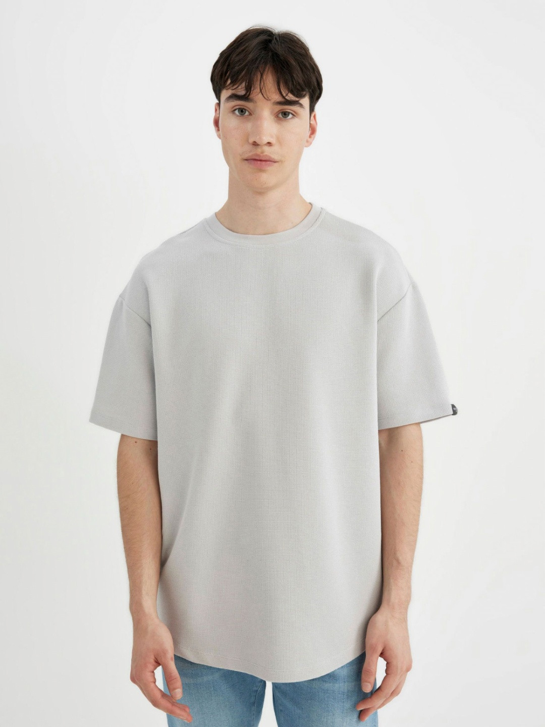 

DeFacto Men Solid Round Neck Cotton T-Shirt, Grey