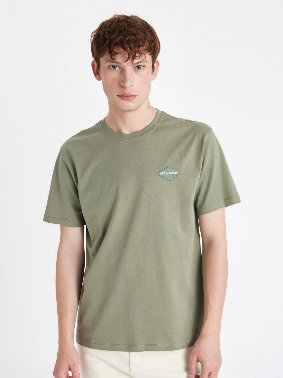 

DeFacto Men Typography Solid Round Neck Cotton T-Shirt, Green