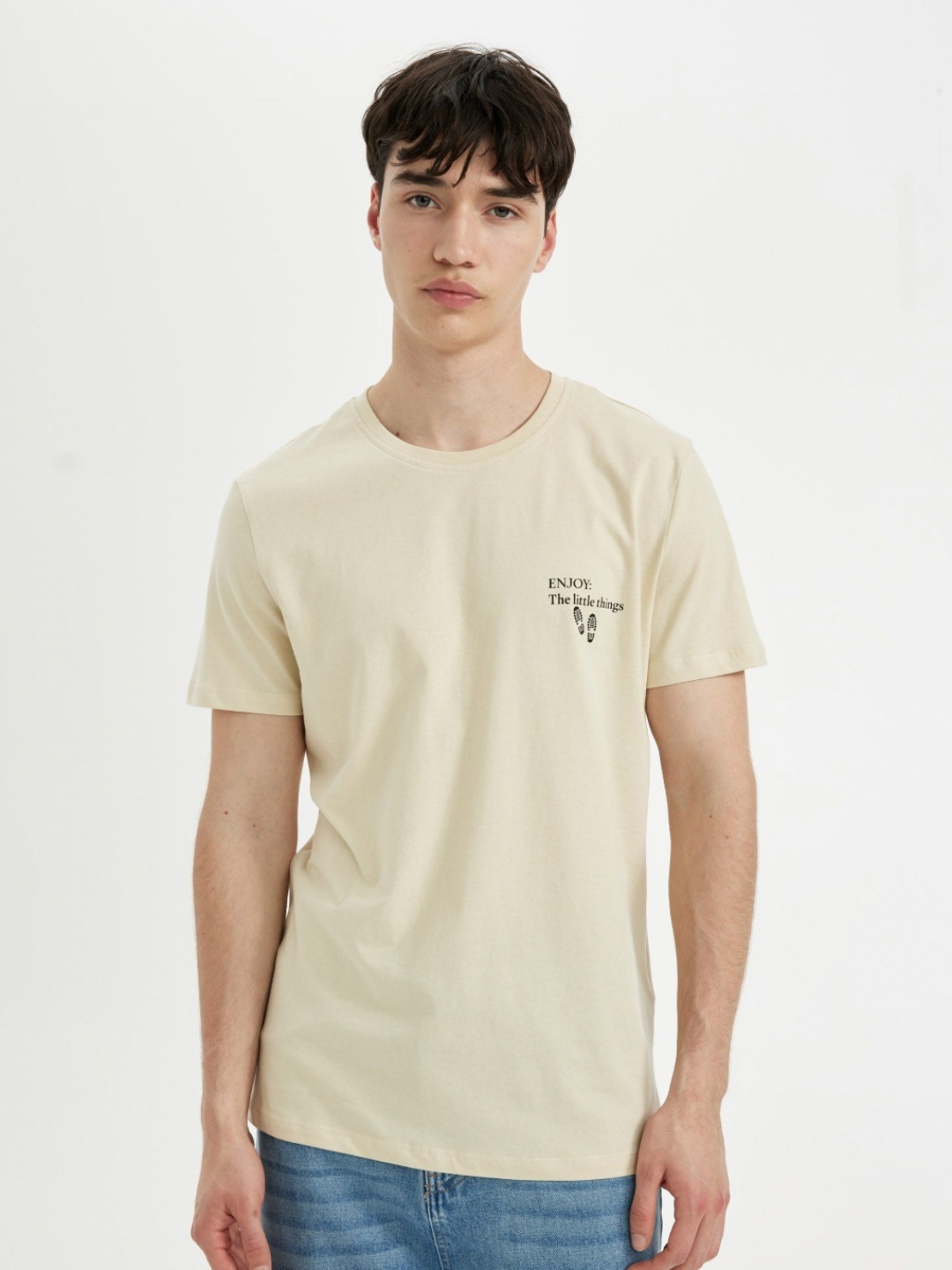 

DeFacto Men Solid Round Neck Cotton T-Shirt, White