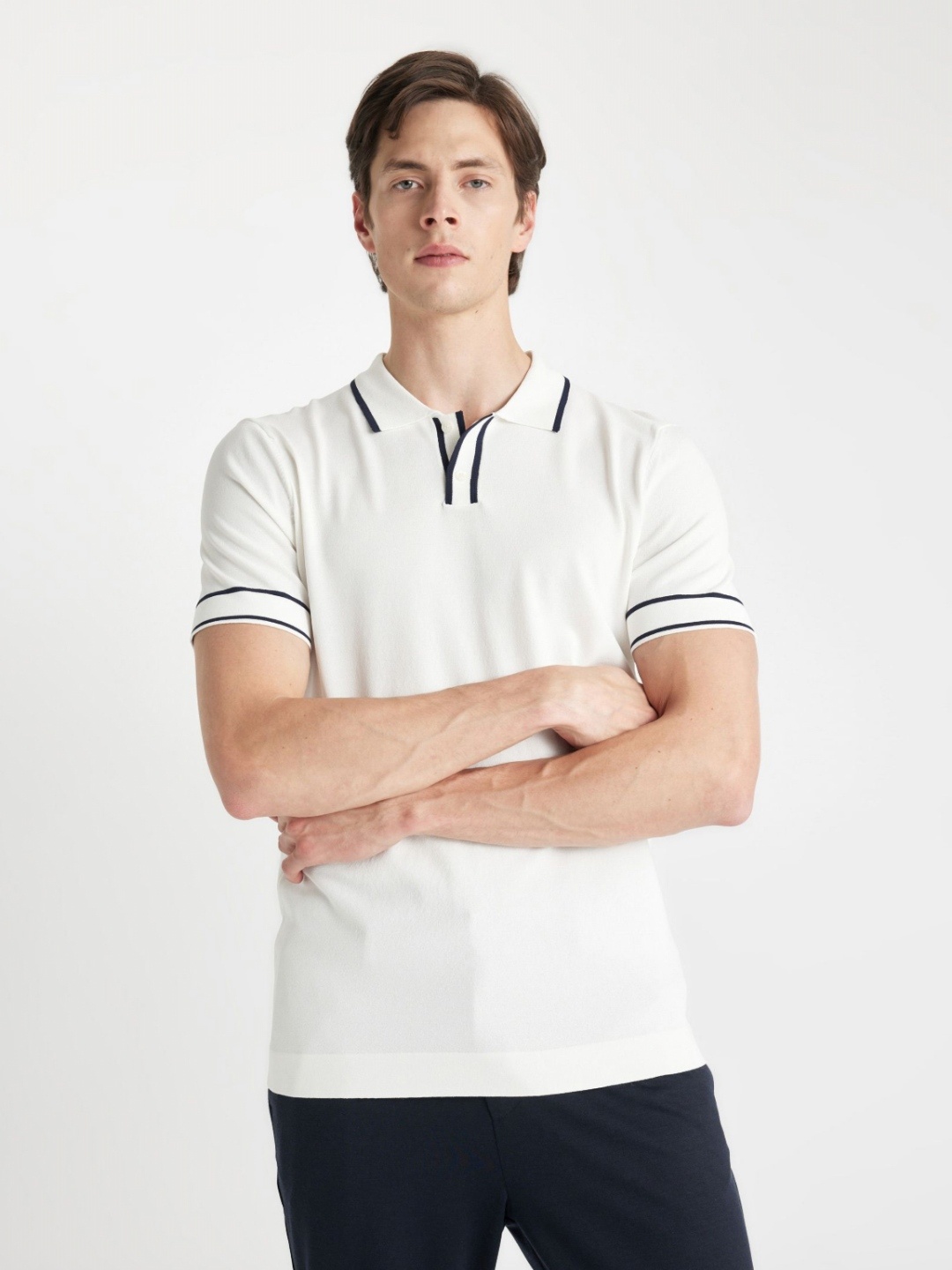 

DeFacto Men Solid Polo Collar Viscose Rayon T-Shirt, White