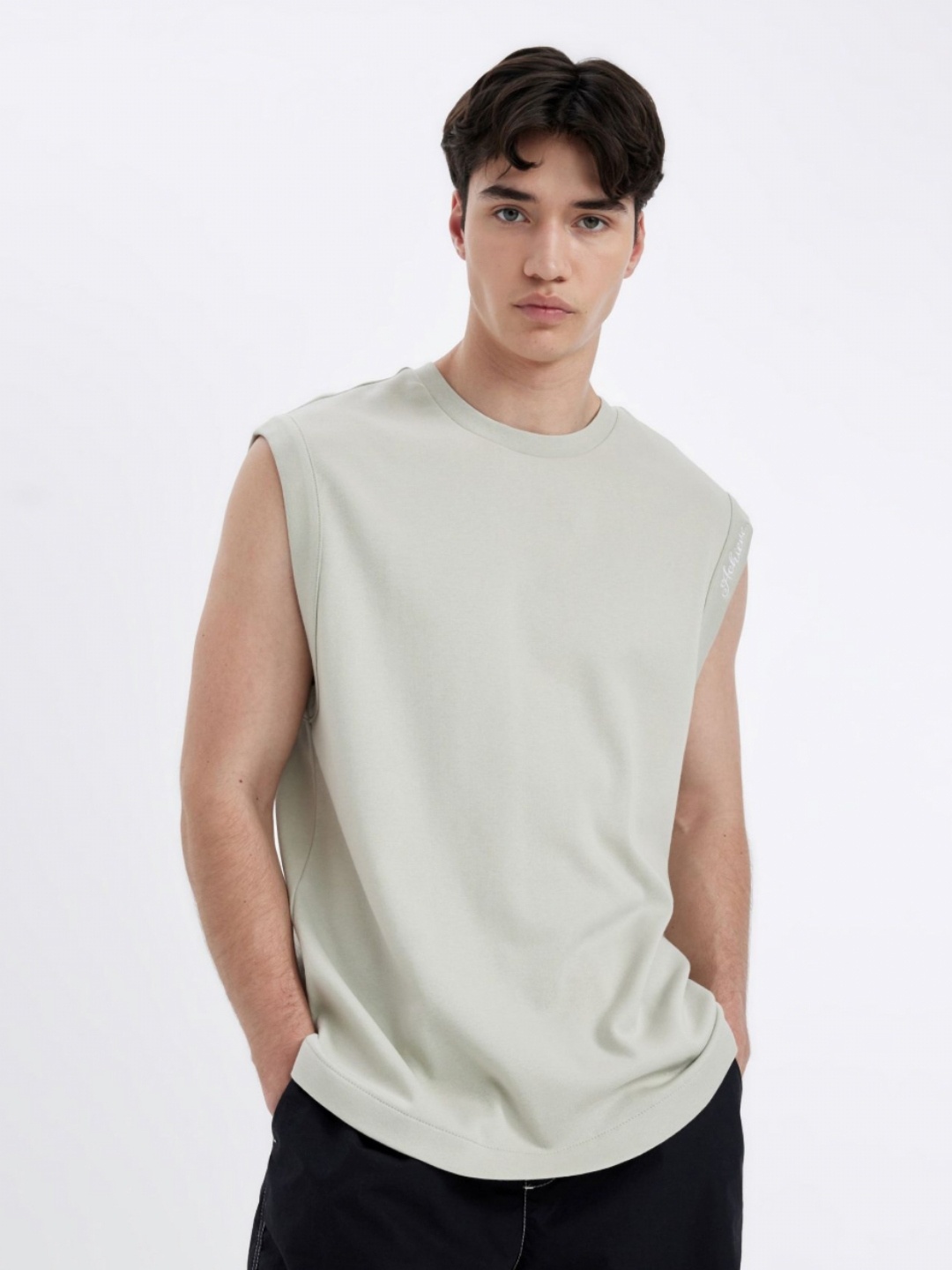

DeFacto Men Solid Round Neck Cotton T-Shirt, Grey