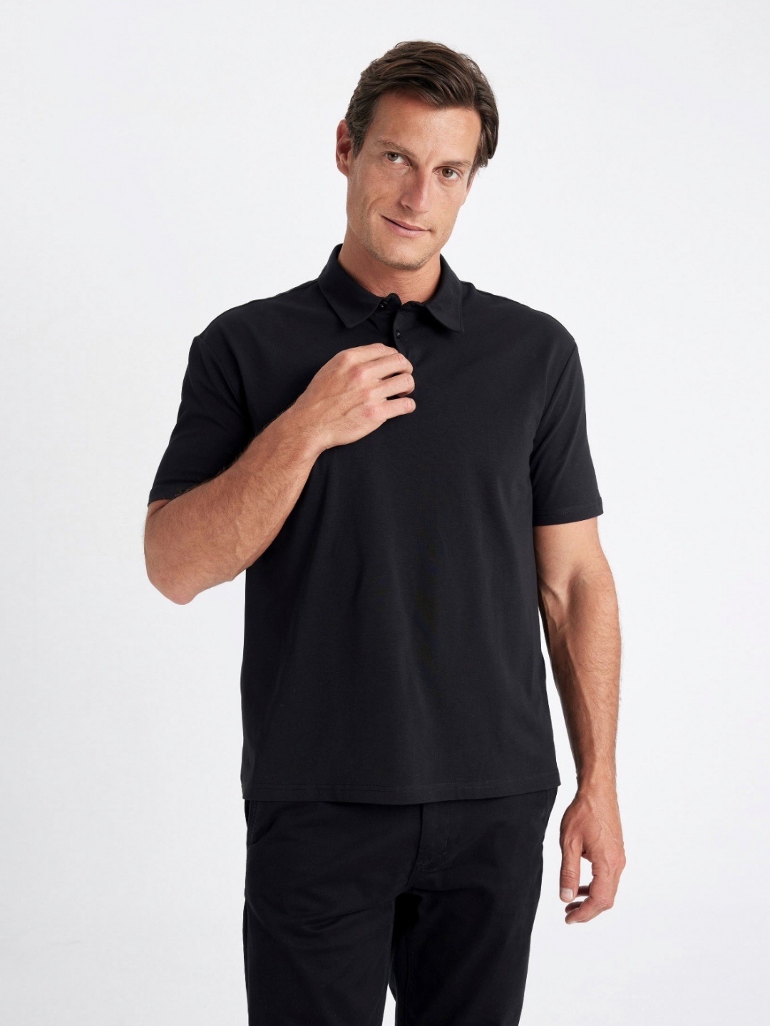 

DeFacto Men Solid Polo Collar Cotton T-Shirt, Black