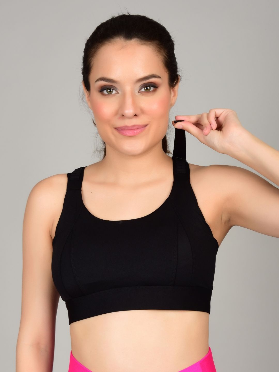 

Poftik Women Solid Full Coverage Non-Wired Sport Bra, Black