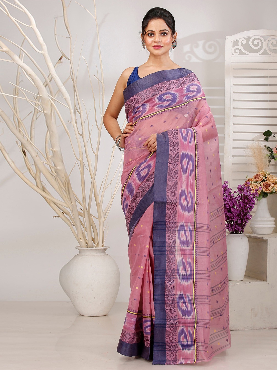 

DipDiya Woven Design Pure Cotton Taant Saree, Pink