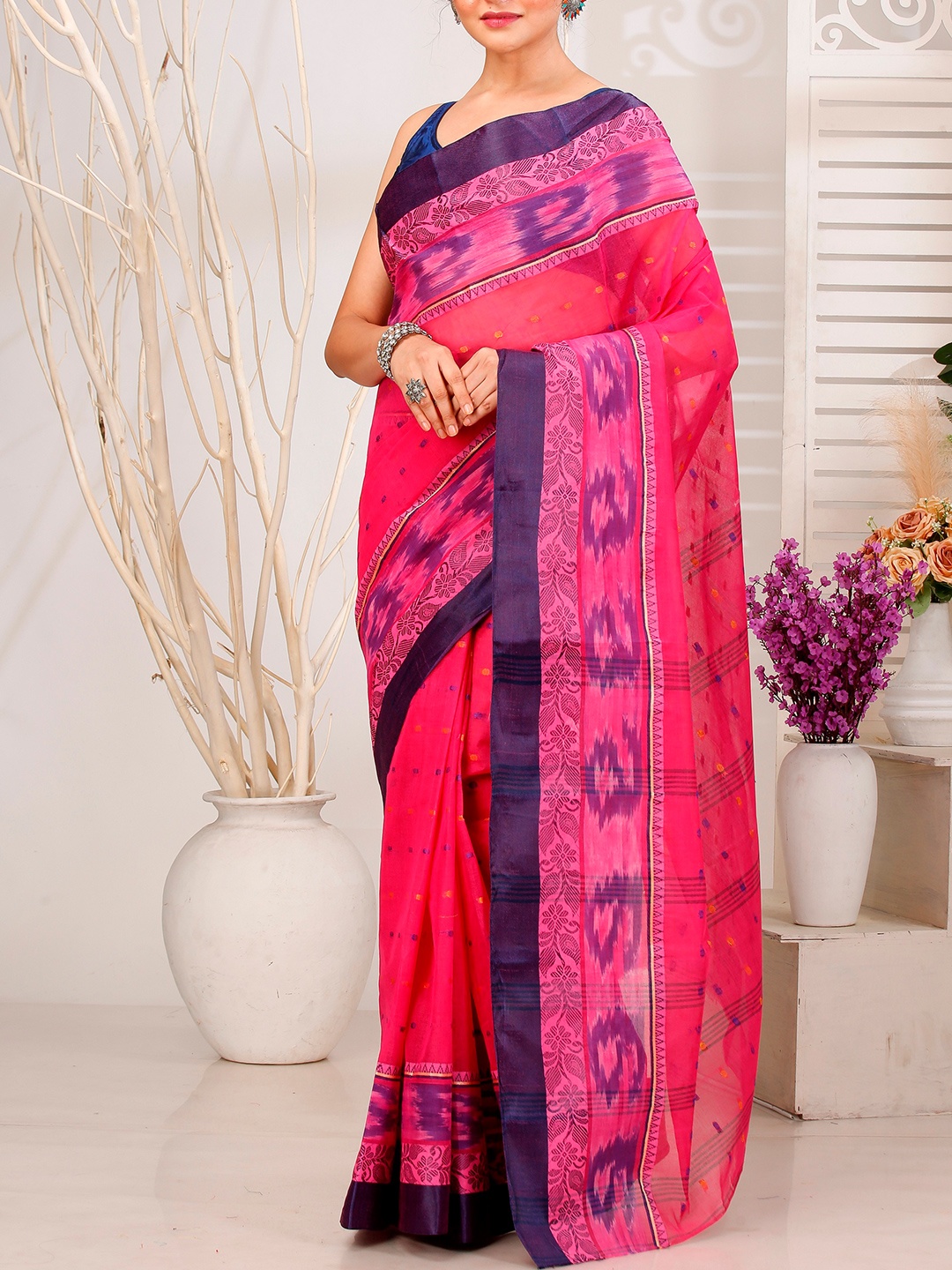 

DipDiya Woven Design Pure Cotton Taant Saree, Pink