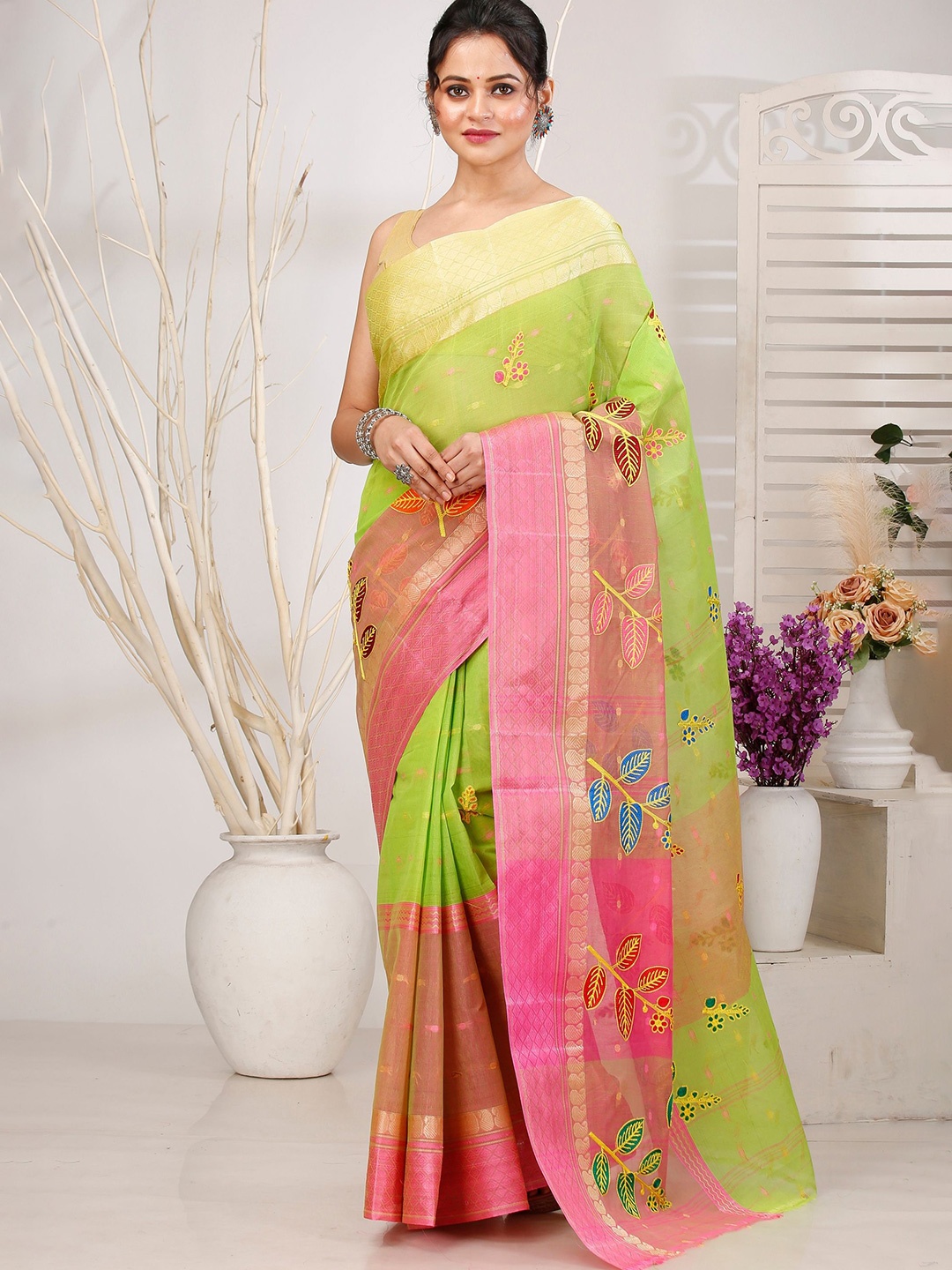 

DipDiya Floral Zari Pure Cotton Taant Saree, Green