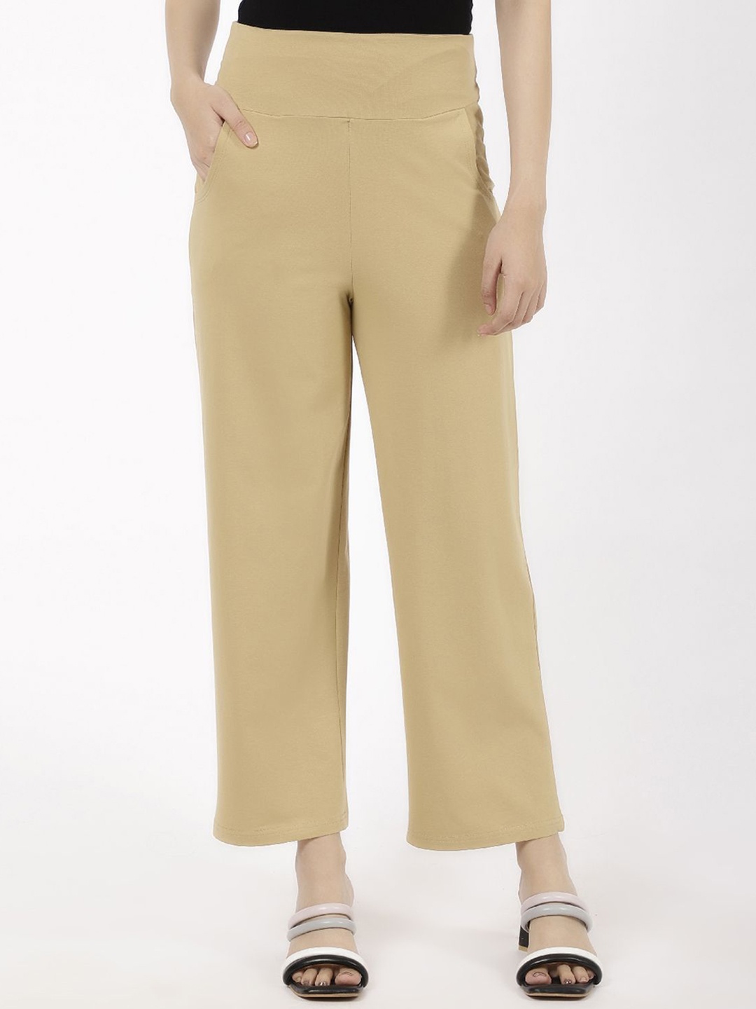

SPIFFY Women Solid Smart Loose Fit Mid-Rise Parallel Trousers, Beige