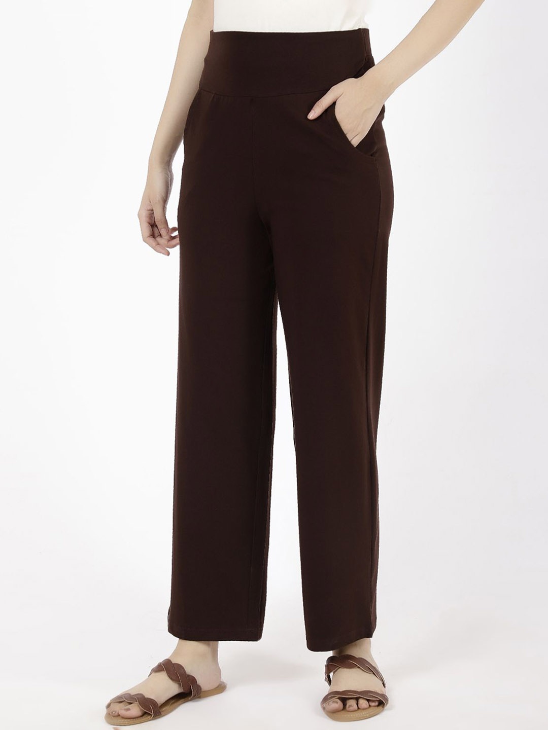 

SPIFFY Women Solid Smart Loose Fit Mid-Rise Parallel Trousers, Brown