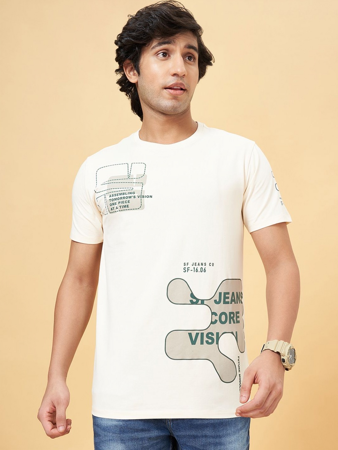 

SF JEANS by Pantaloons Men Printed Pockets Slim Fit T-shirt, Off white