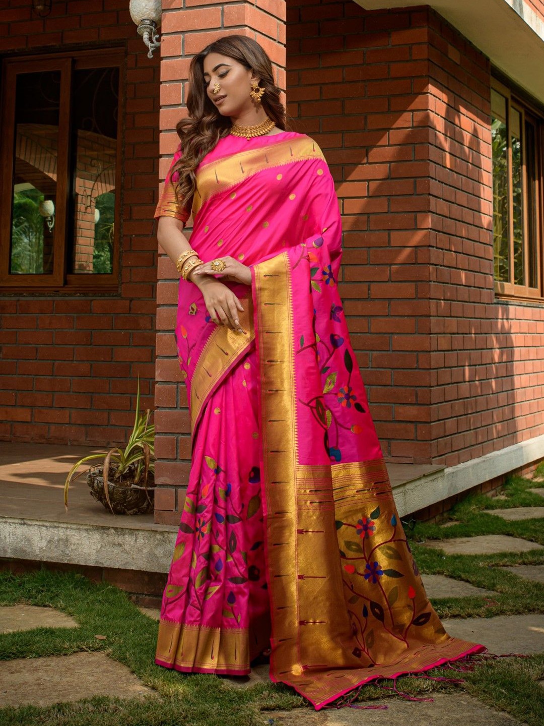 

LeeliPeeri Designer Woven Design Zari Paithani Saree, Pink