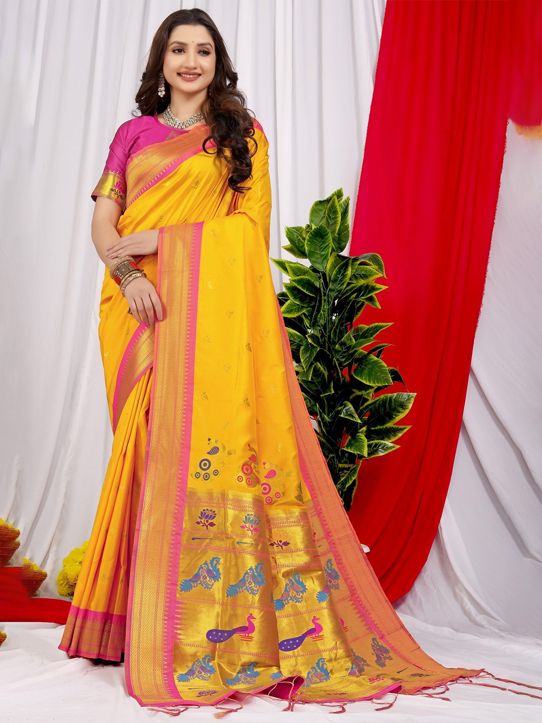 

LeeliPeeri Designer Woven Design Zari Paithani Saree, Yellow