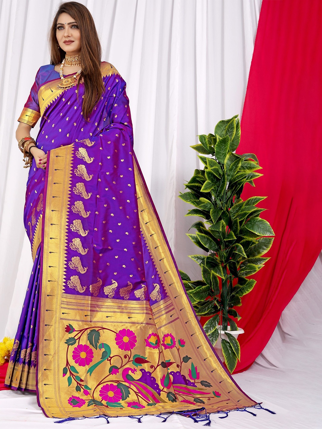 

LeeliPeeri Designer Woven Design Zari Paithani Saree, Violet