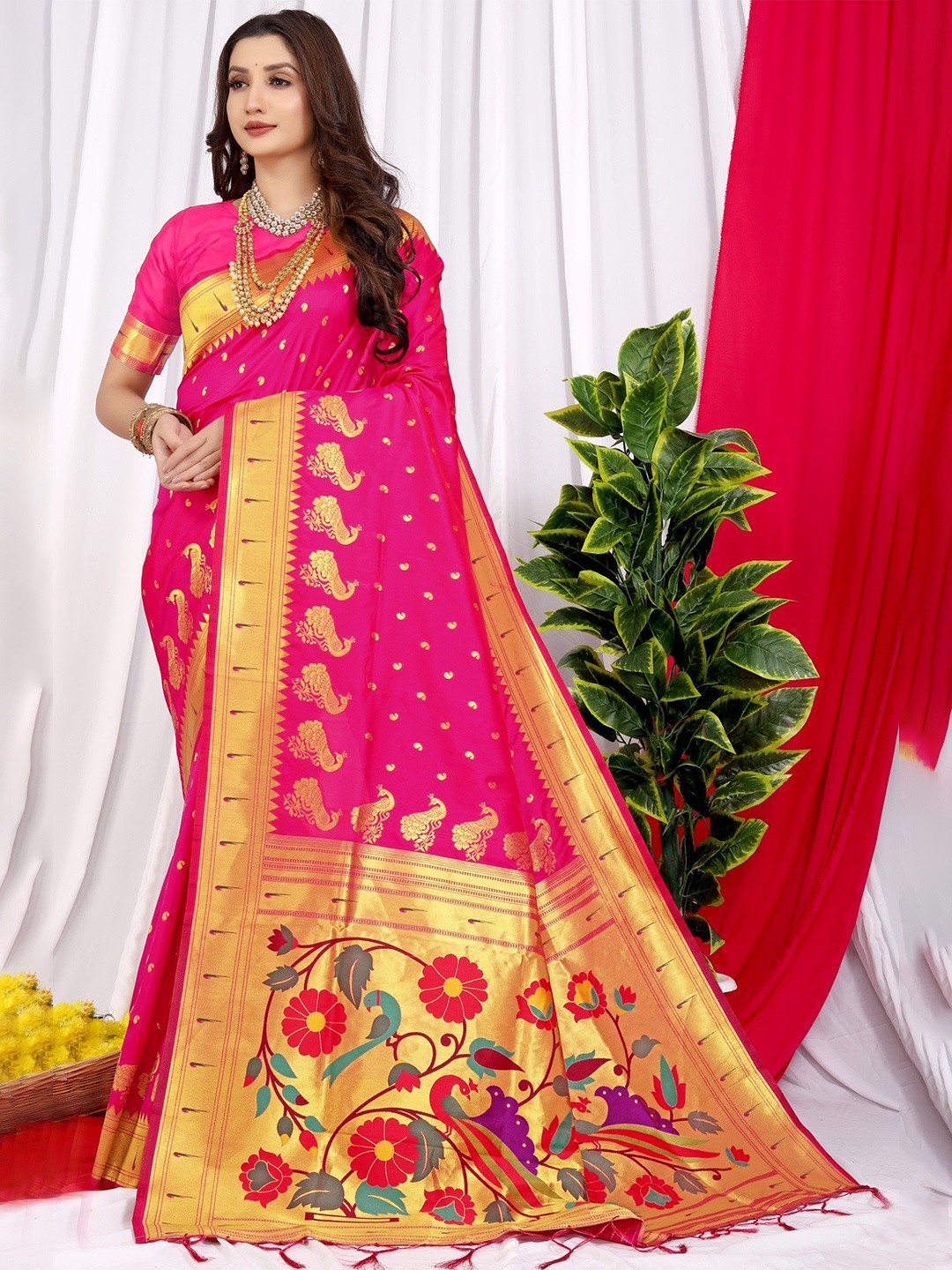 

LeeliPeeri Designer Woven Design Zari Paithani Saree, Pink