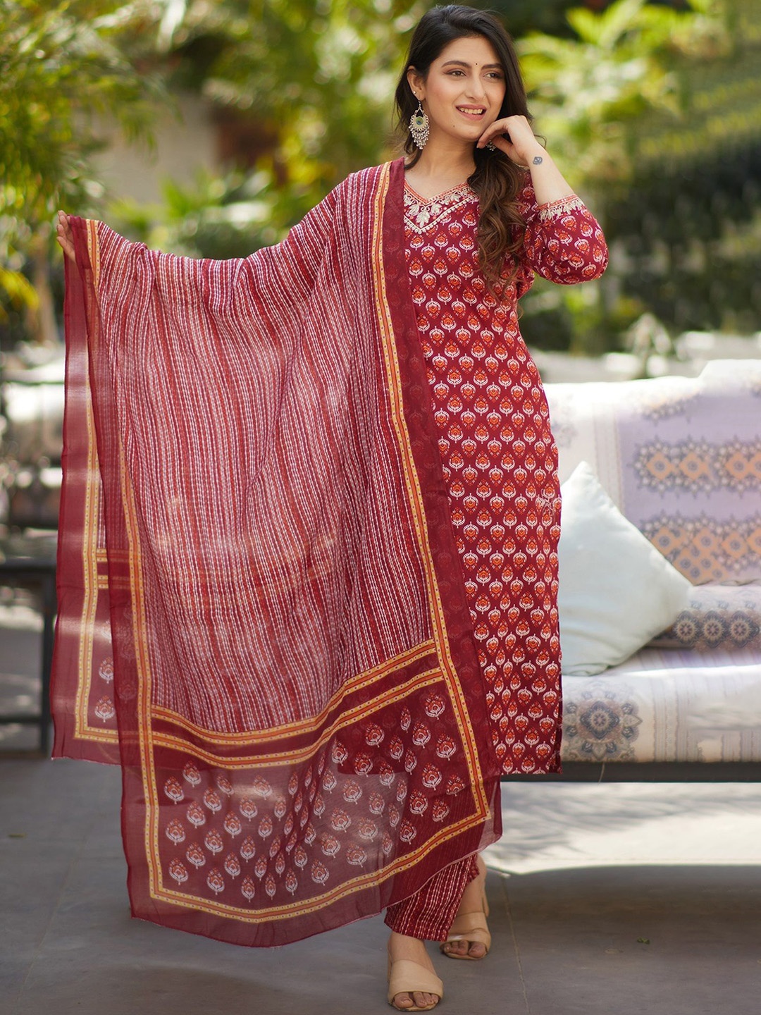

KALINI Women Floral Printed Regular Thread Work Kurta with Trousers & With Dupatta, Maroon