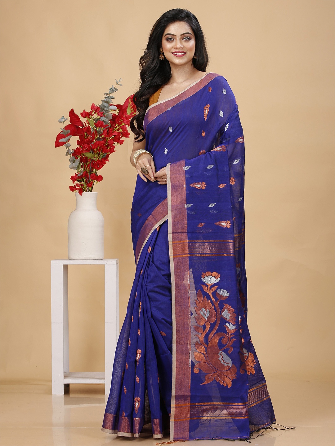 

SLAGHA Woven Design Zari Saree, Blue