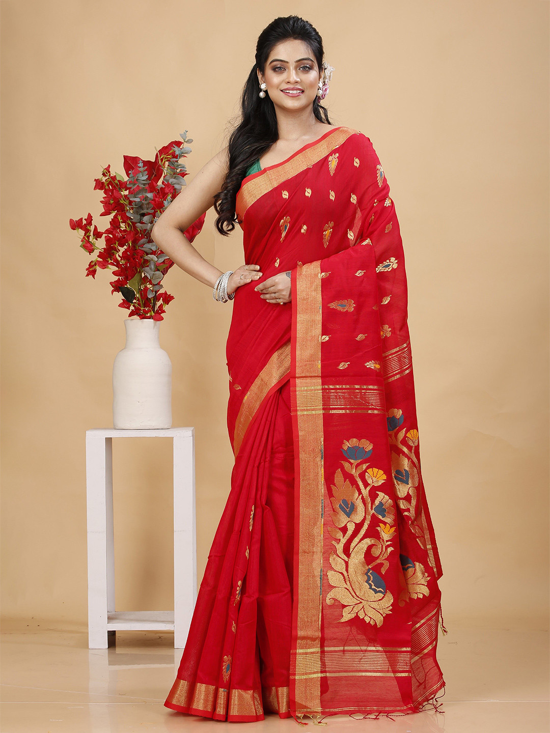 

SLAGHA Woven Design Zari Saree, Red