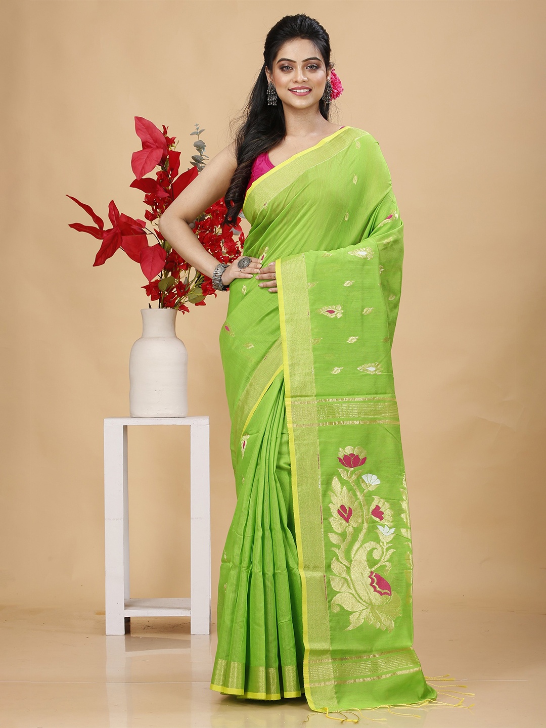 

SLAGHA Woven Design Zari Saree, Fluorescent green